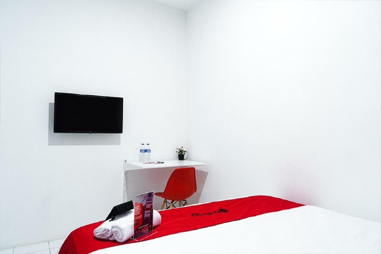 Reddoorz Near Seasons City Mall Jakarta Exterior photo